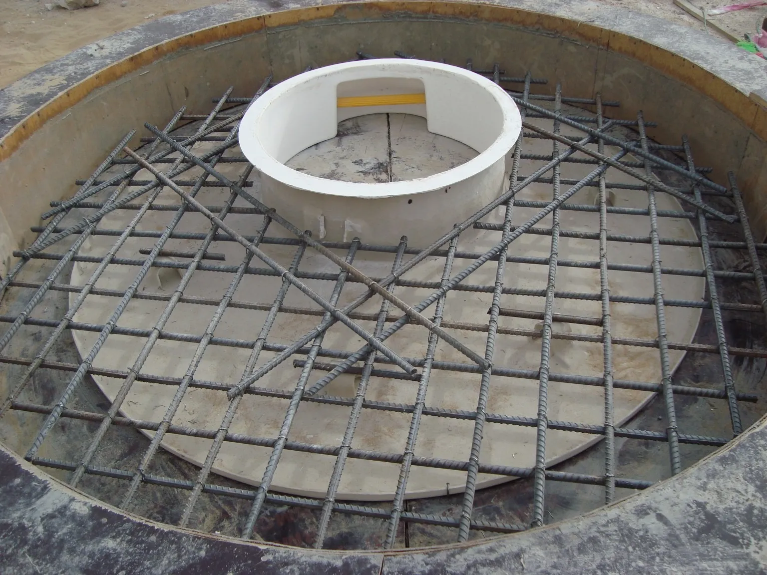 Manhole construction with GRP liner, Qatar