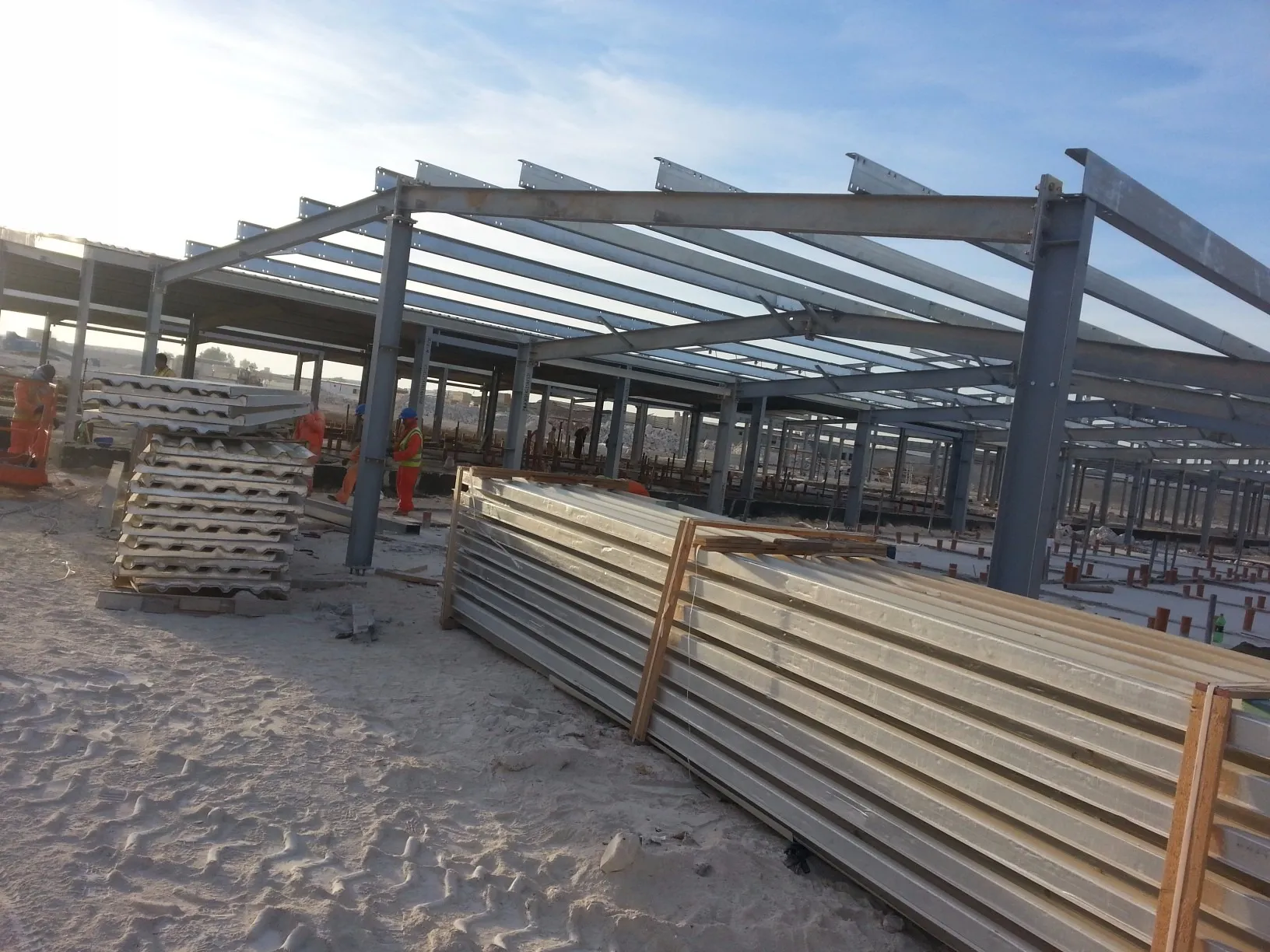 Steel portal frame erection, Qatar